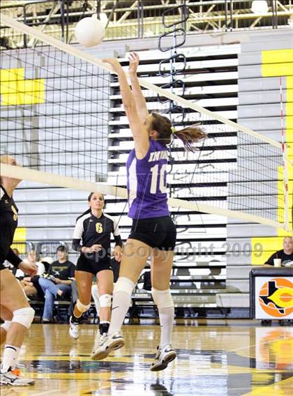 Thumbnail 2 in Alvarado @ Crandall photogallery.