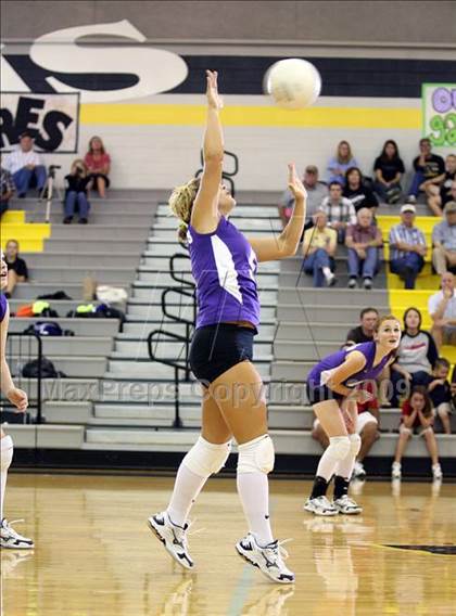 Thumbnail 3 in Alvarado @ Crandall photogallery.