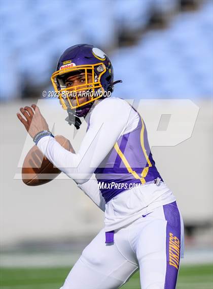 Thumbnail 1 in Tarboro vs Mount Airy (NCHSAA 1A Finals) photogallery.