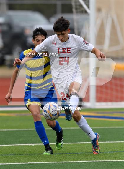 Thumbnail 1 in Lee [Robert E.] vs Alamo Heights (Alamo Heights Tournament) photogallery.