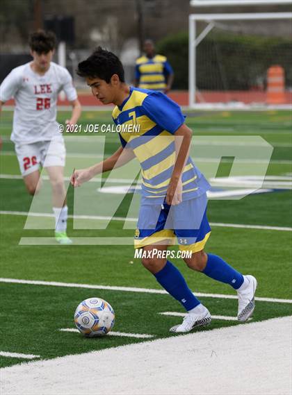 Thumbnail 1 in Lee [Robert E.] vs Alamo Heights (Alamo Heights Tournament) photogallery.