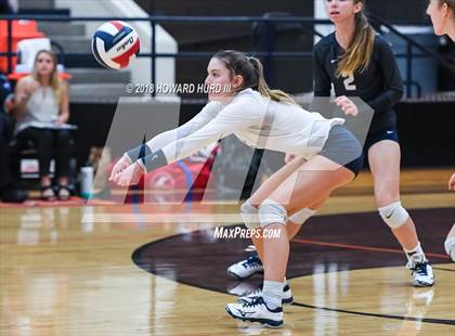 Thumbnail 2 in Weatherford vs. Lamar (UIL 6A Bi-District Playoff) photogallery.