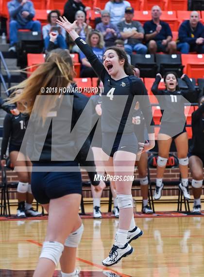 Thumbnail 1 in Weatherford vs. Lamar (UIL 6A Bi-District Playoff) photogallery.