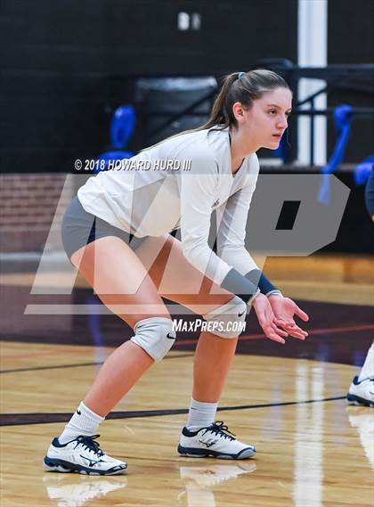 Thumbnail 2 in Weatherford vs. Lamar (UIL 6A Bi-District Playoff) photogallery.
