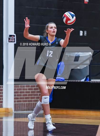 Thumbnail 3 in Weatherford vs. Lamar (UIL 6A Bi-District Playoff) photogallery.