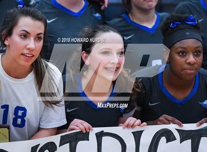 Thumbnail 3 in Weatherford vs. Lamar (UIL 6A Bi-District Playoff) photogallery.