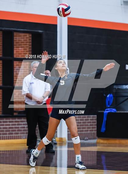Thumbnail 1 in Weatherford vs. Lamar (UIL 6A Bi-District Playoff) photogallery.
