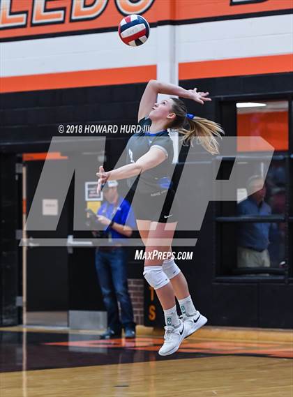 Thumbnail 2 in Weatherford vs. Lamar (UIL 6A Bi-District Playoff) photogallery.
