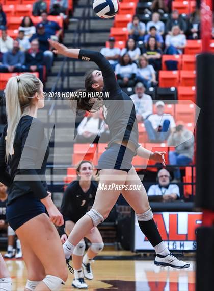 Thumbnail 3 in Weatherford vs. Lamar (UIL 6A Bi-District Playoff) photogallery.