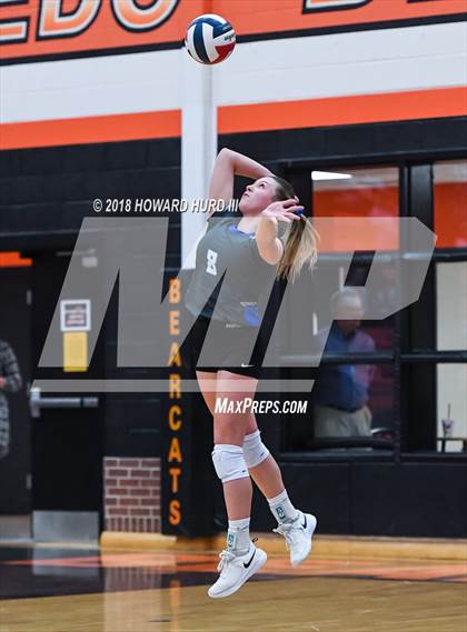 Thumbnail 2 in Weatherford vs. Lamar (UIL 6A Bi-District Playoff) photogallery.