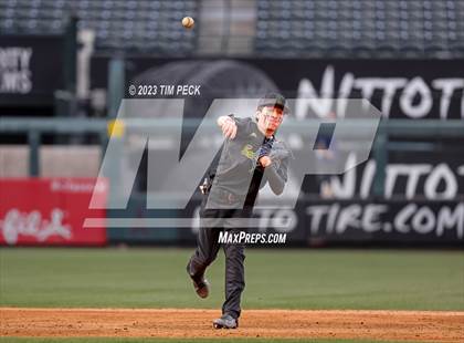 Thumbnail 3 in Saddleback vs. Calvary Chapel photogallery.