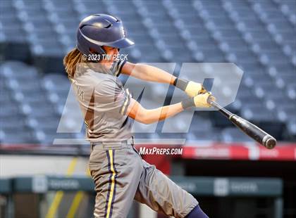 Thumbnail 3 in Saddleback vs. Calvary Chapel photogallery.