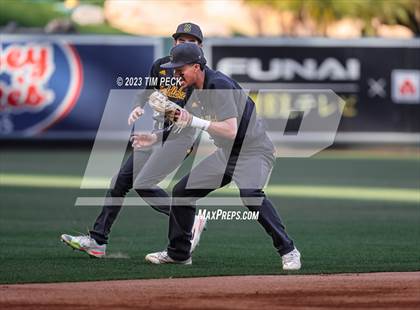 Thumbnail 3 in Saddleback vs. Calvary Chapel photogallery.