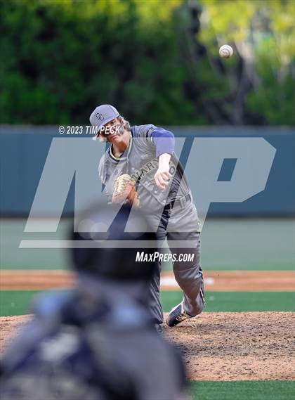 Thumbnail 3 in Saddleback vs. Calvary Chapel photogallery.