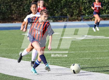 Thumbnail 1 in Flintridge Prep vs. Chaminade (La Salle Tournament) photogallery.