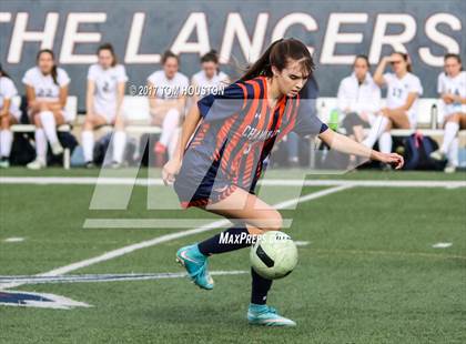 Thumbnail 1 in Flintridge Prep vs. Chaminade (La Salle Tournament) photogallery.