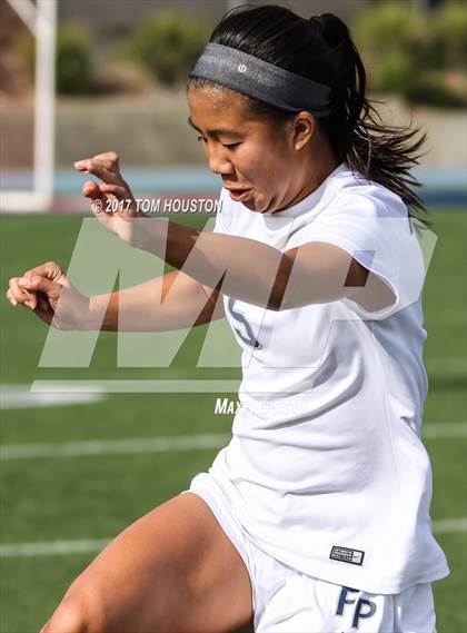 Thumbnail 3 in Flintridge Prep vs. Chaminade (La Salle Tournament) photogallery.