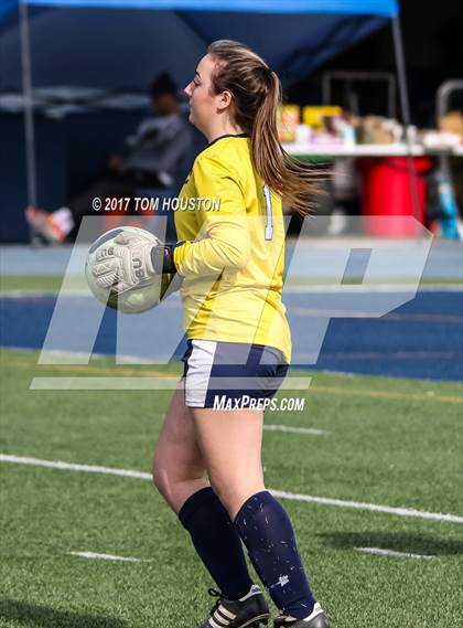 Thumbnail 2 in Flintridge Prep vs. Chaminade (La Salle Tournament) photogallery.