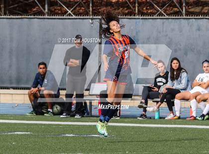 Thumbnail 3 in Flintridge Prep vs. Chaminade (La Salle Tournament) photogallery.