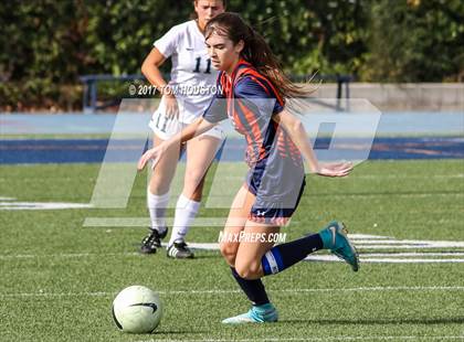 Thumbnail 2 in Flintridge Prep vs. Chaminade (La Salle Tournament) photogallery.