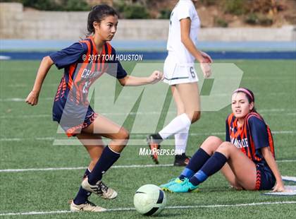 Thumbnail 3 in Flintridge Prep vs. Chaminade (La Salle Tournament) photogallery.