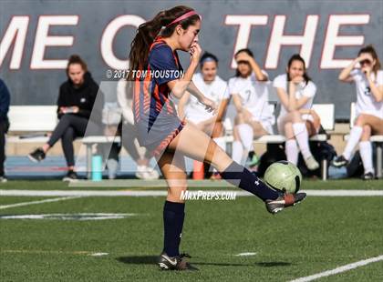 Thumbnail 1 in Flintridge Prep vs. Chaminade (La Salle Tournament) photogallery.