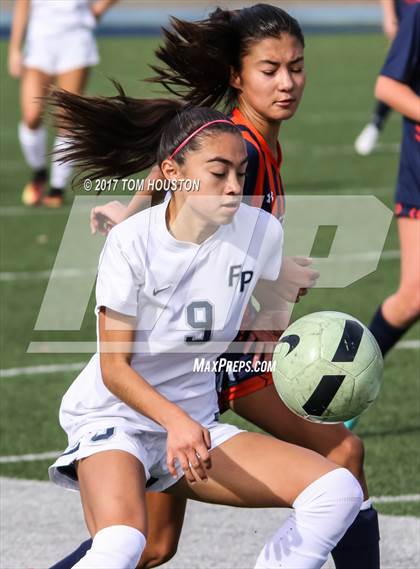 Thumbnail 1 in Flintridge Prep vs. Chaminade (La Salle Tournament) photogallery.