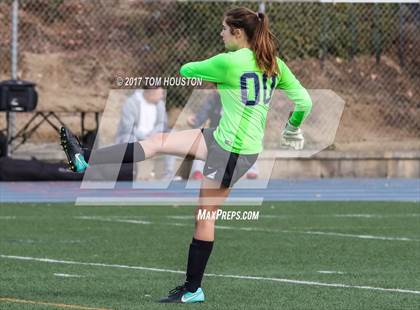 Thumbnail 2 in Flintridge Prep vs. Chaminade (La Salle Tournament) photogallery.