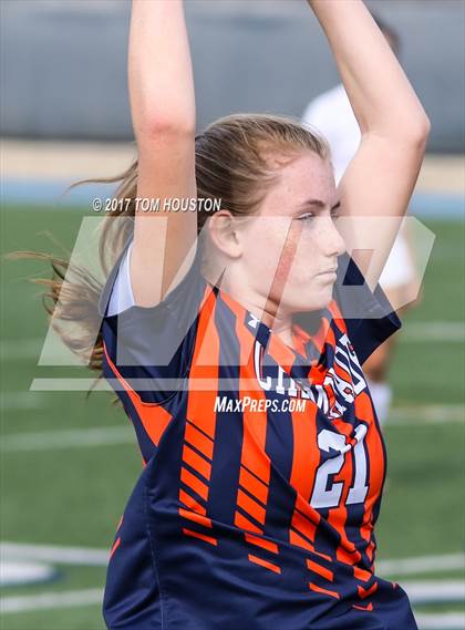 Thumbnail 3 in Flintridge Prep vs. Chaminade (La Salle Tournament) photogallery.