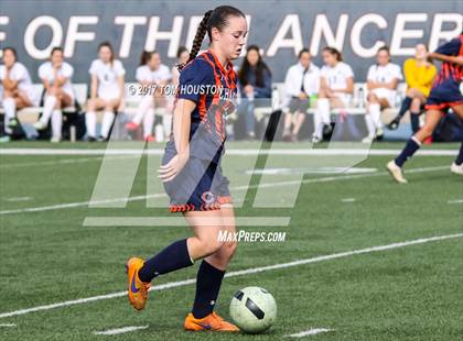 Thumbnail 2 in Flintridge Prep vs. Chaminade (La Salle Tournament) photogallery.