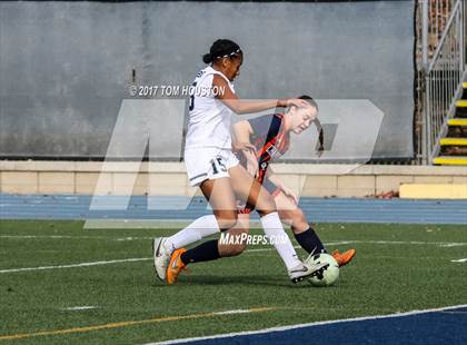 Thumbnail 1 in Flintridge Prep vs. Chaminade (La Salle Tournament) photogallery.