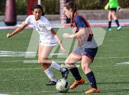 Thumbnail 2 in Flintridge Prep vs. Chaminade (La Salle Tournament) photogallery.