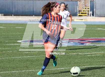 Thumbnail 1 in Flintridge Prep vs. Chaminade (La Salle Tournament) photogallery.