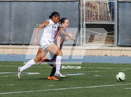 Thumbnail 3 in Flintridge Prep vs. Chaminade (La Salle Tournament) photogallery.