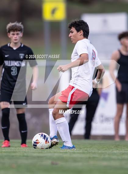 Thumbnail 2 in Williamston vs. Grosse Ile (MHSAA D3 Reg Semifinal) photogallery.