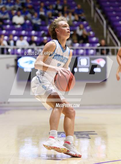 Thumbnail 2 in Hurricane vs. Sky View (UHSAA 4A Quarterfinal) photogallery.