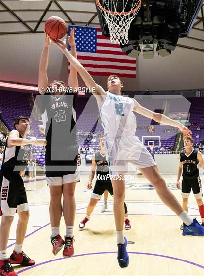 Thumbnail 2 in Hurricane vs. Sky View (UHSAA 4A Quarterfinal) photogallery.