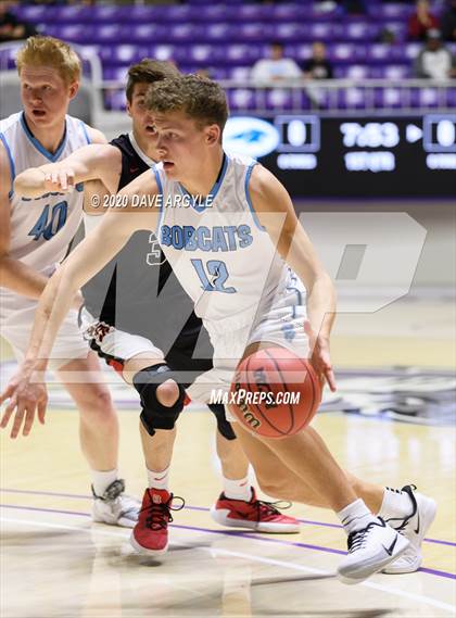 Thumbnail 1 in Hurricane vs. Sky View (UHSAA 4A Quarterfinal) photogallery.