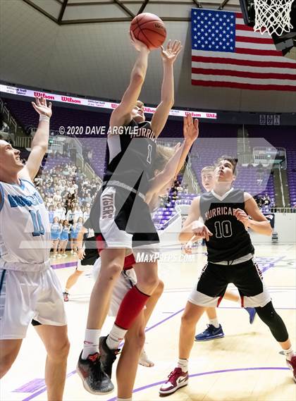 Thumbnail 1 in Hurricane vs. Sky View (UHSAA 4A Quarterfinal) photogallery.