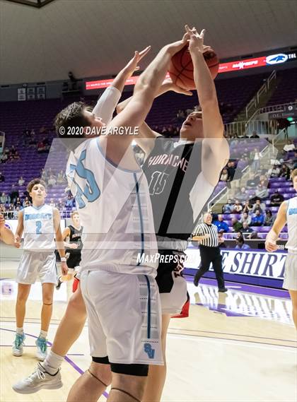 Thumbnail 3 in Hurricane vs. Sky View (UHSAA 4A Quarterfinal) photogallery.