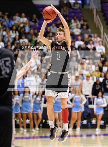 Thumbnail 3 in Hurricane vs. Sky View (UHSAA 4A Quarterfinal) photogallery.