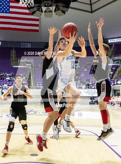 Thumbnail 3 in Hurricane vs. Sky View (UHSAA 4A Quarterfinal) photogallery.