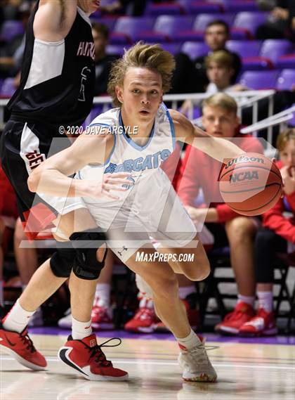 Thumbnail 1 in Hurricane vs. Sky View (UHSAA 4A Quarterfinal) photogallery.