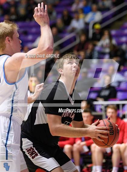 Thumbnail 1 in Hurricane vs. Sky View (UHSAA 4A Quarterfinal) photogallery.