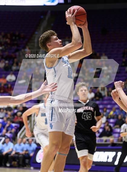 Thumbnail 2 in Hurricane vs. Sky View (UHSAA 4A Quarterfinal) photogallery.
