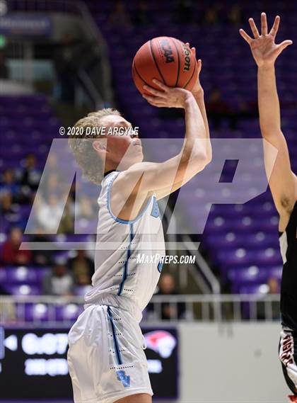 Thumbnail 3 in Hurricane vs. Sky View (UHSAA 4A Quarterfinal) photogallery.