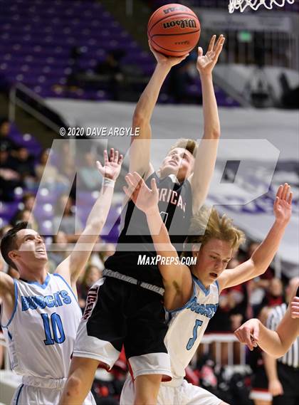 Thumbnail 2 in Hurricane vs. Sky View (UHSAA 4A Quarterfinal) photogallery.