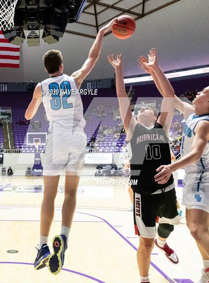 Thumbnail 2 in Hurricane vs. Sky View (UHSAA 4A Quarterfinal) photogallery.