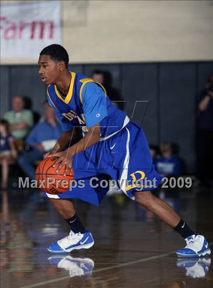 Thumbnail 1 in Findlay Prep vs. De La Salle (City of Palms Classic) photogallery.