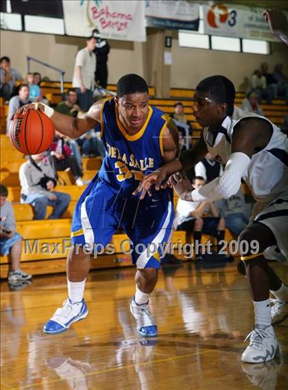 Thumbnail 1 in Findlay Prep vs. De La Salle (City of Palms Classic) photogallery.